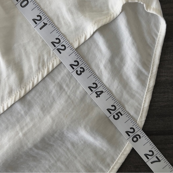 CUPCAKES AND CASHMERE ANTHROPOLOGIE | Womens V Neck Long Sleeve White Blouse. - Picture 8 of 12